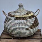 Senegal kurv Ndaa m. højt låg, Medium, "Flyvende tallerken"
