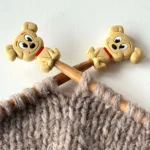 Maskestopper – Glad hund, beige