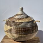 Senegal kurv Ndaa m. højt låg, Large,  "Flyvende tallerken"